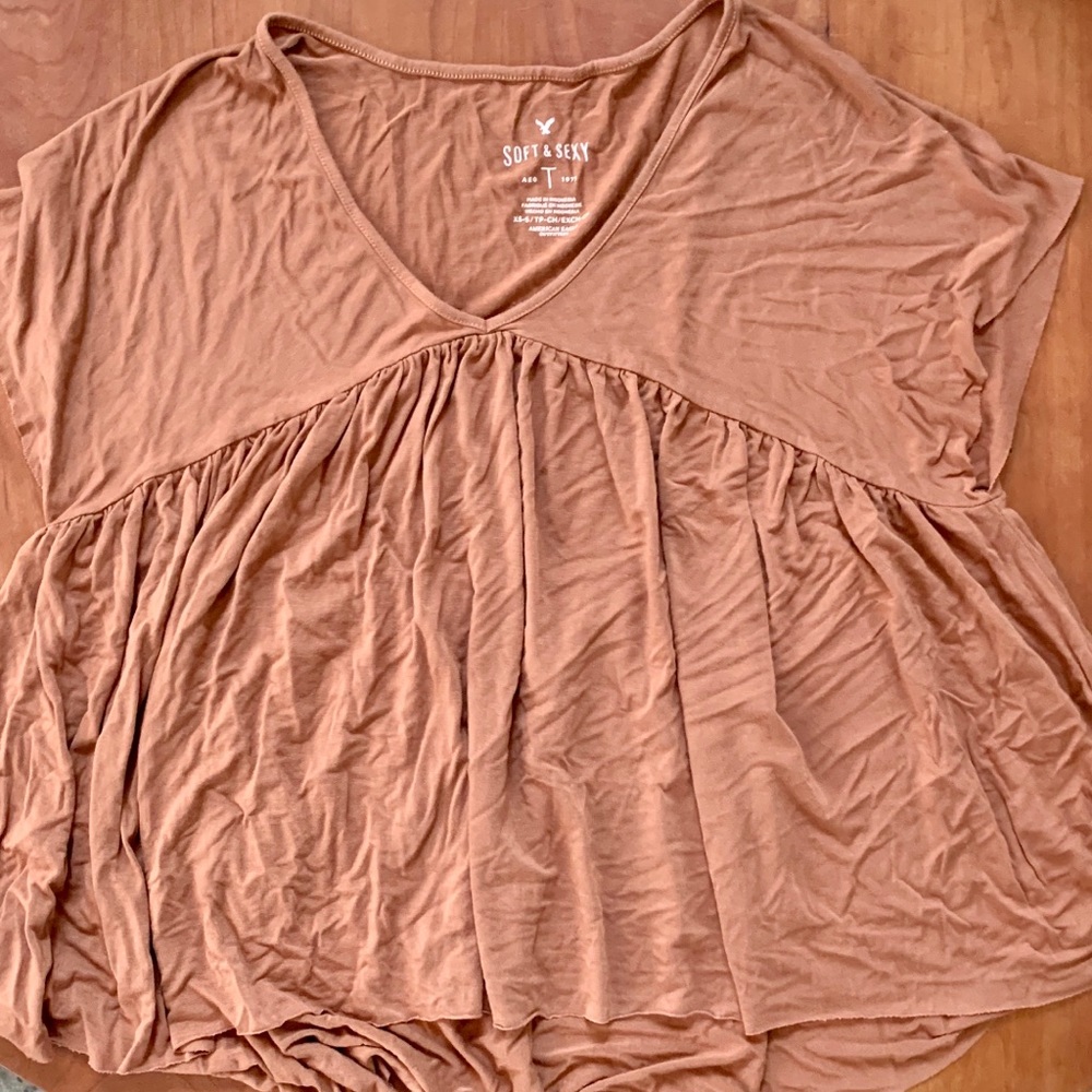 Tan/Brown American Eagle T-shirt